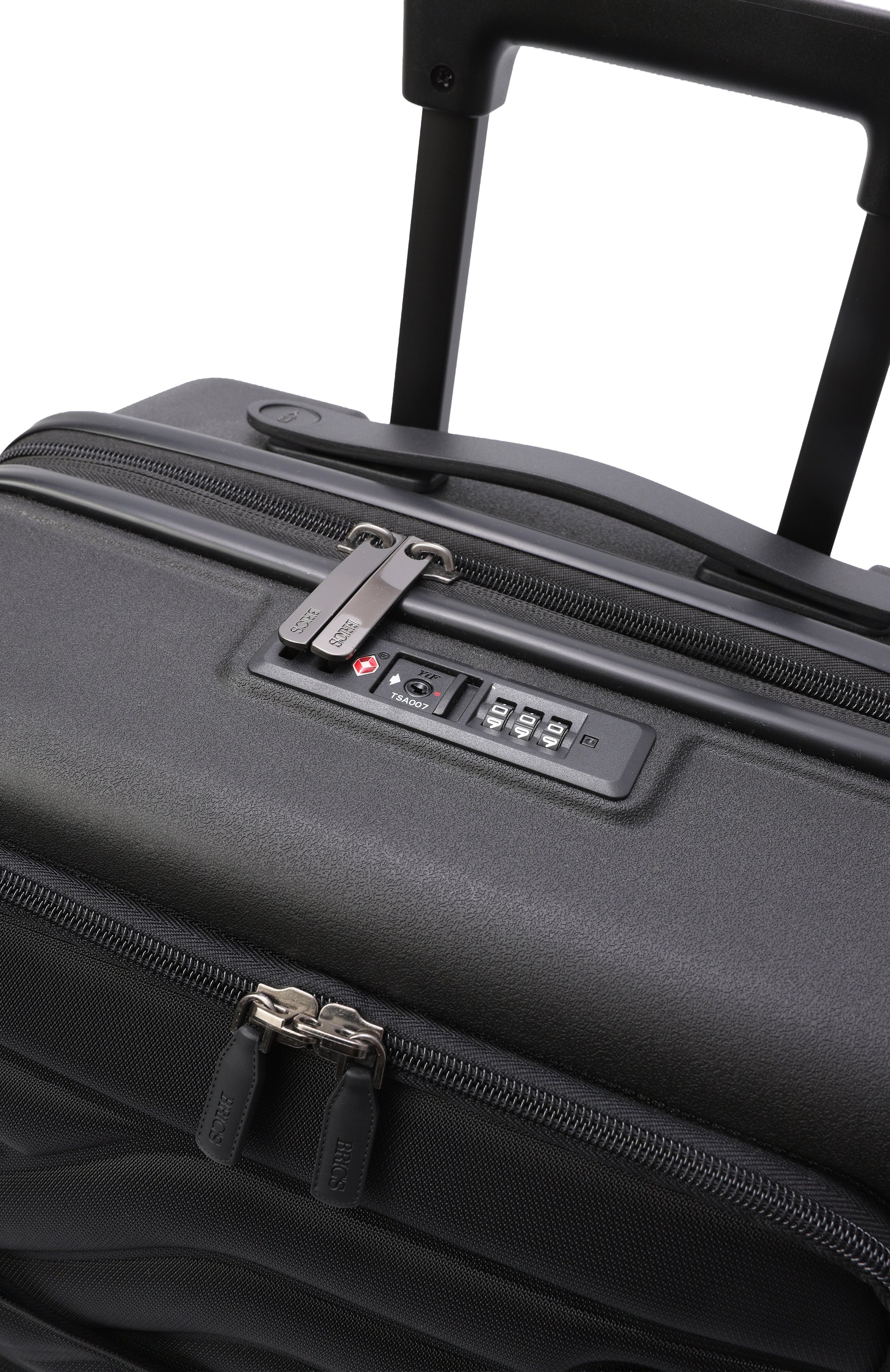Чемодан b|y expandable carry-on BRIC`S черного цвета по цене 35300 руб., арт. B1Y08428.001, фото 2 Чемодан b|y expandable carry-on BRIC`S, арт. B1Y08428.001, фото 2