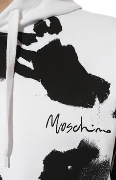 Мужское хлопковое худи MOSCHINO черно-белого цвета, арт. 231ZZJ1707/228 | Фото 5 (Принт: С принтом; Мужское Кросс-КТ: Худи-одежда; Материал сплава: Проставлено; Нос: Не проставлено; Материал внешний: Хлопок; Стили: Спорт-шик)