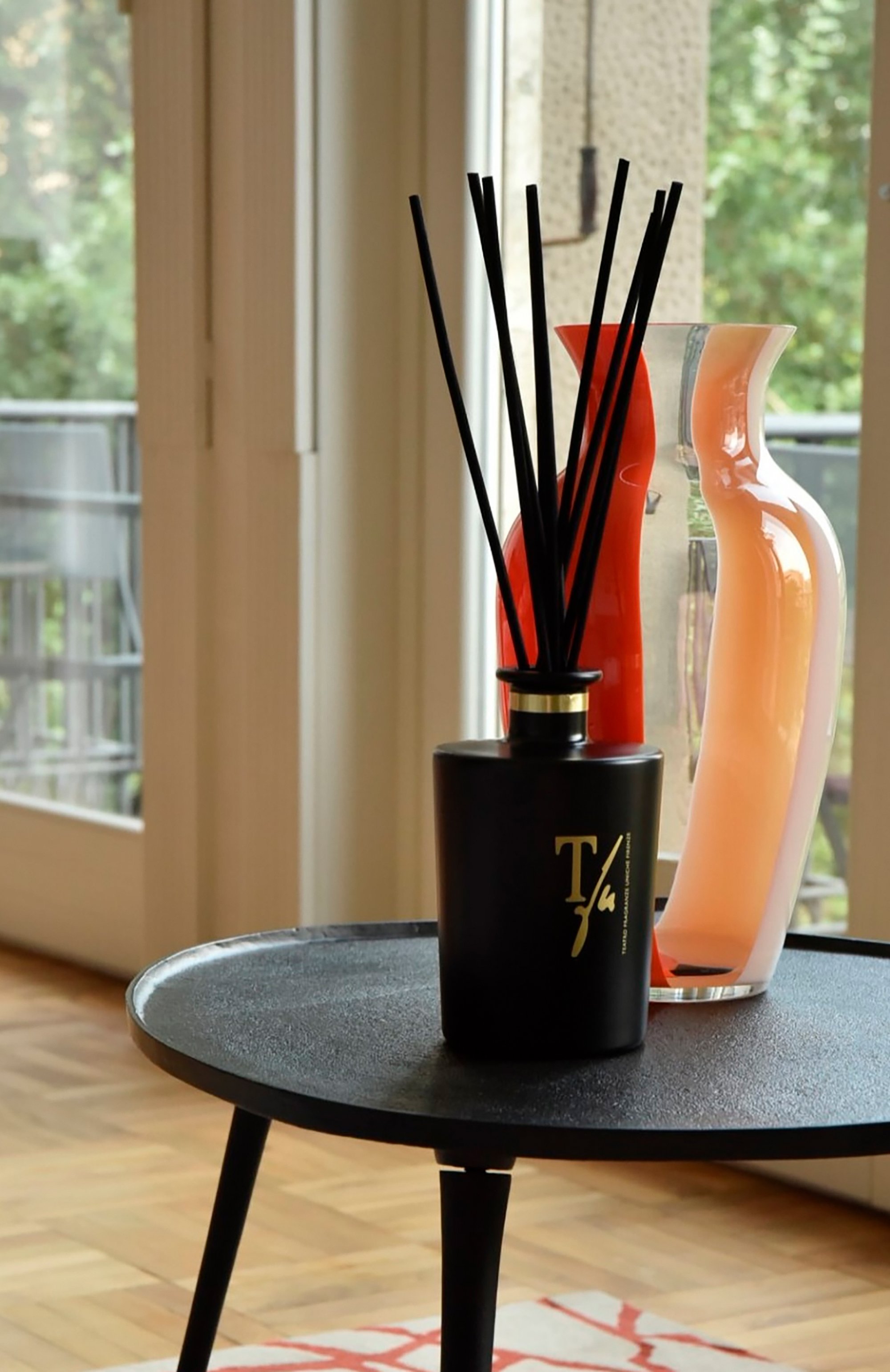 Диффузор dolce vaniglia (3000ml) TEATRO бесцветного цвета по цене 58000 руб., арт. DV3000VNLTFU, фото 2 Диффузор dolce vaniglia (3000ml) TEATRO, арт. DV3000VNLTFU, фото 2