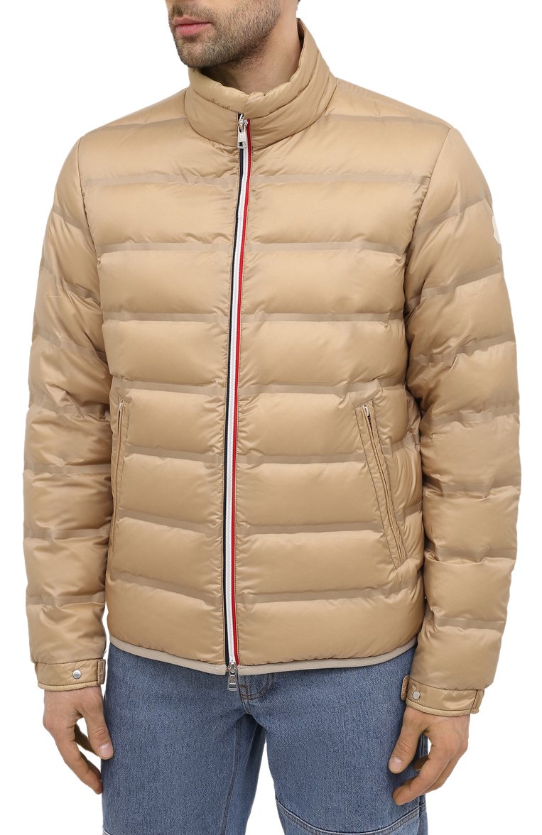 Мужская пуховая куртка helfferich 2 moncler 1952 MONCLER GENIUS бежевого цвета, арт. G1-092-1A544-40-57425 | Фото 3 (Рукава: Длинные; Стили: Гранж; Материал подклада: Синтетический материал; Длина (верхняя одежда): Короткие; Материал утеплителя: Пух и перо; Материал внешний: Синтетический материал; Кросс-КТ: Куртка; Драгоценные камни: Проставлено; Материал сплава: Проставлено; М�ужское Кросс-КТ: Куртка-пуховая)