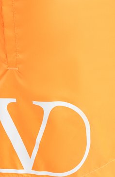 Мужские плавки-шорты  VALENTINO оранжевого цвета, арт. UV3UHA106GJ | Фото 5 (Материал внешний: Синтетический материал; Материал подклада: Синтетический материал; Кросс-КТ: Пляж; Мужское Кросс-КТ: плавки-шорты; Принт: С принтом; Нос: Не проставлено; Региональные ограничения белый список (Axapta Mercury): Не проставлено)