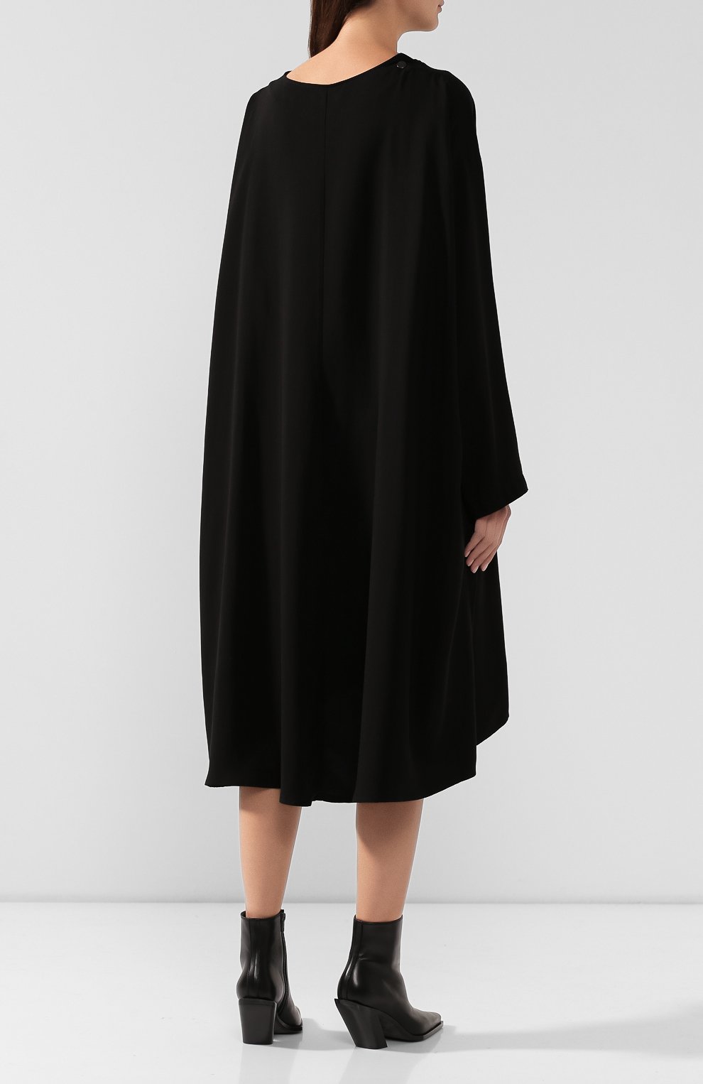 Платье из вискозы YOHJI YAMAMOTO черного цвета по цене 59300 руб., арт. YC-D32-201, фото 4 Платье из вискозы YOHJI YAMAMOTO, арт. YC-D32-201, фото 4