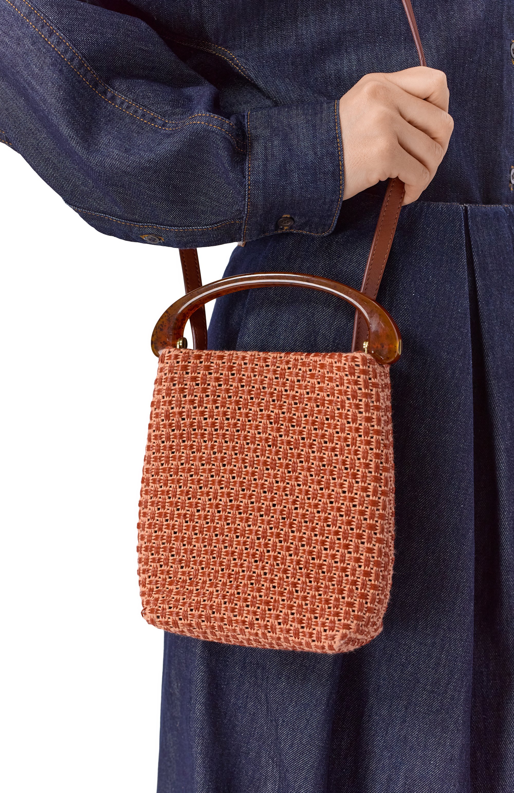 Сумка DRIES VAN NOTEN оранжевого цвета по цене 74900 руб., арт. 011523/0901, фото 2 Сумка DRIES VAN NOTEN, арт. 011523/0901, фото 2