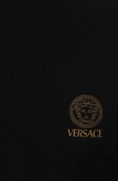 Мужская хлопковый лонгслив VERSACE черного цвета, арт. AUU01007/1A10011 | Фото 5 (Рукава: Длинные; Кросс-КТ: домашняя одежда; Длина (для топов): Стандартные; Материал сплава: Проставлено; Материал внешний: Хлопок; Драгоценные камни: Проставлено)