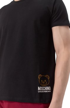 Мужская хлопковая футболка MOSCHINO черного цвета, арт. A0703/4406 | Фото 5 (Драгоценные камни: Проставлено; Рукава: Короткие; Длина (для топов): Стандартные; Материал сплава: Проставлено; Кросс-КТ: домашняя одежда; Тематический товар: Teddy Bear; Материал внешний: Хлопок)