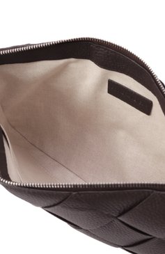 Мужская клатч diago large BOTTEGA VENETA темно-коричневого цвета, арт. 795632/V4FV1 | Фото 5 (Материал сплава: Проставлено; Драгоценные камни: Проставлено; Материал: Натуральная кожа; Размер: medium; Принт: Без принта)