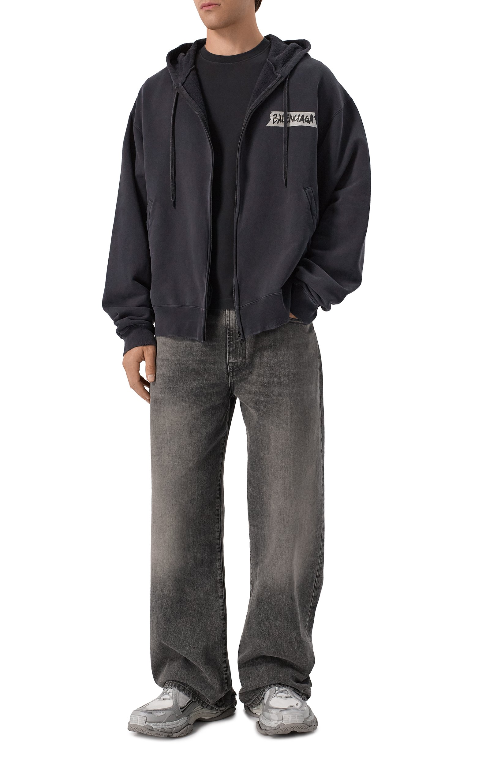 Хлопковая футболка VETEMENTS черного цвета по цене 63200 руб., арт. MH27TR161B, фото 2 Хлопковая футболка VETEMENTS, арт. MH27TR161B, фото 2