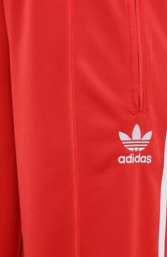 Женские брюки ADIDAS ORIGINALS красного цвета, арт. FM3266 | Фото 5 (Материал внешний: Синтетический материал; Длина (брюки, джинсы): Стандартные; Женское Кросс-КТ: Брюки-одежда, Брюки-спорт; Силуэт Ж (брюки и джинсы): Прямые; Стили: Спорт-шик; Кросс-КТ: Спорт; Материал сплава: Проставлено; Драгоценные камни: Проставлено)