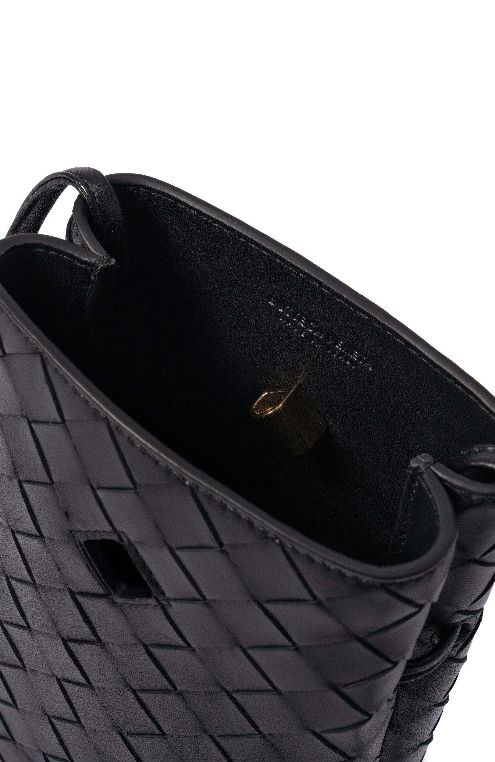 Сумка andiamo BOTTEGA VENETA черного цвета по цене 209500 руб., арт. 843890/VCPP0_001, фото 5 Сумка andiamo BOTTEGA VENETA, арт. 843890/VCPP0_001, фото 5