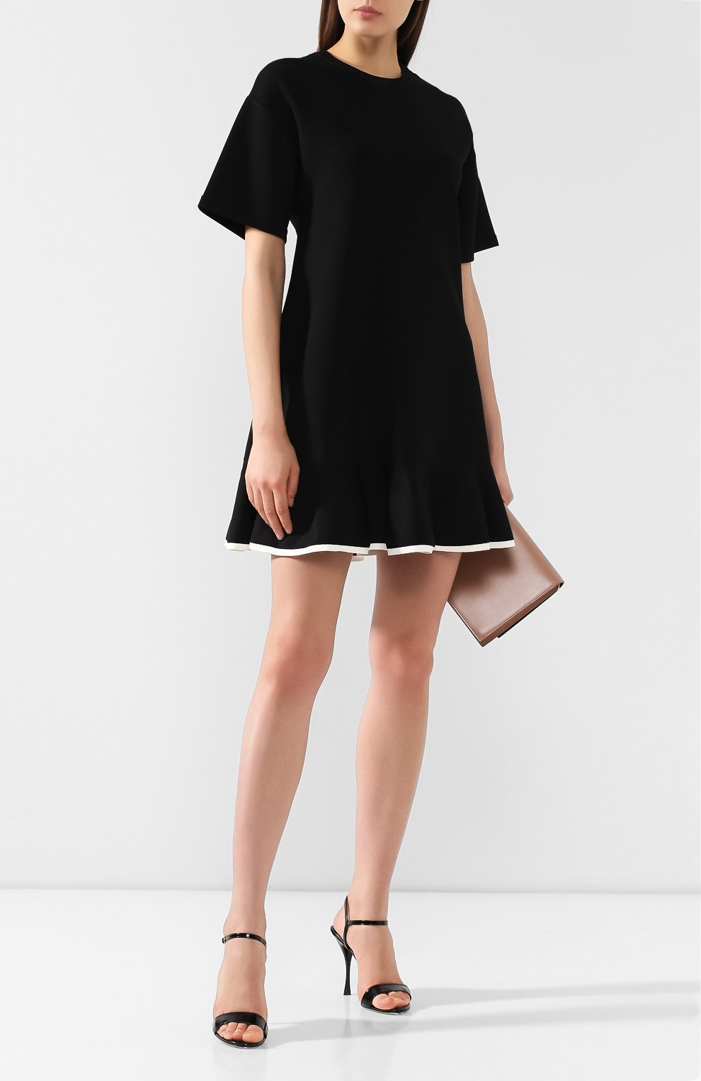 Платье из вискозы VALENTINO черно-белого цвета по цене 225000 руб., арт. SB3KD01D4U7, фото 2 Платье из вискозы VALENTINO, арт. SB3KD01D4U7, фото 2