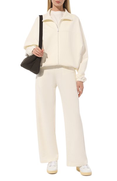 Хлопковые брюки PANGAIA белого цвета по цене 15600 руб., арт. Move Wide Leg Track Pants, фото 2 Хлопковые брюки PANGAIA, арт. Move Wide Leg Track Pants, фото 2