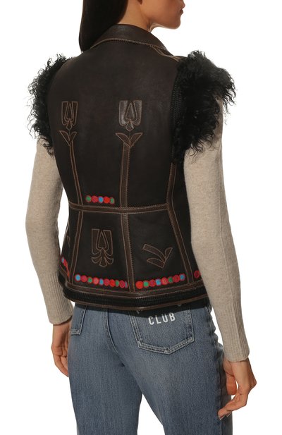 Жилет из овчины MIU MIU темно-коричневого цвета по цене 640000 руб., арт. MPT250-BI6-F0V57, фото 4 Жилет из овчины MIU MIU, арт. MPT250-BI6-F0V57, фото 4