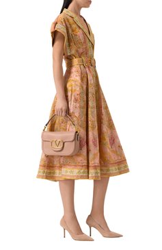 Женская сумка alltime VALENTINO светло-бежевого цвета, арт. 5W0B0N20/IMZ | Фото 7 (Материал сплава: Проставлено; Материал: Натуральная кожа; Ремень/цепочка: На ремешке; Размер: small; Драгоценные камни: Проставлено)