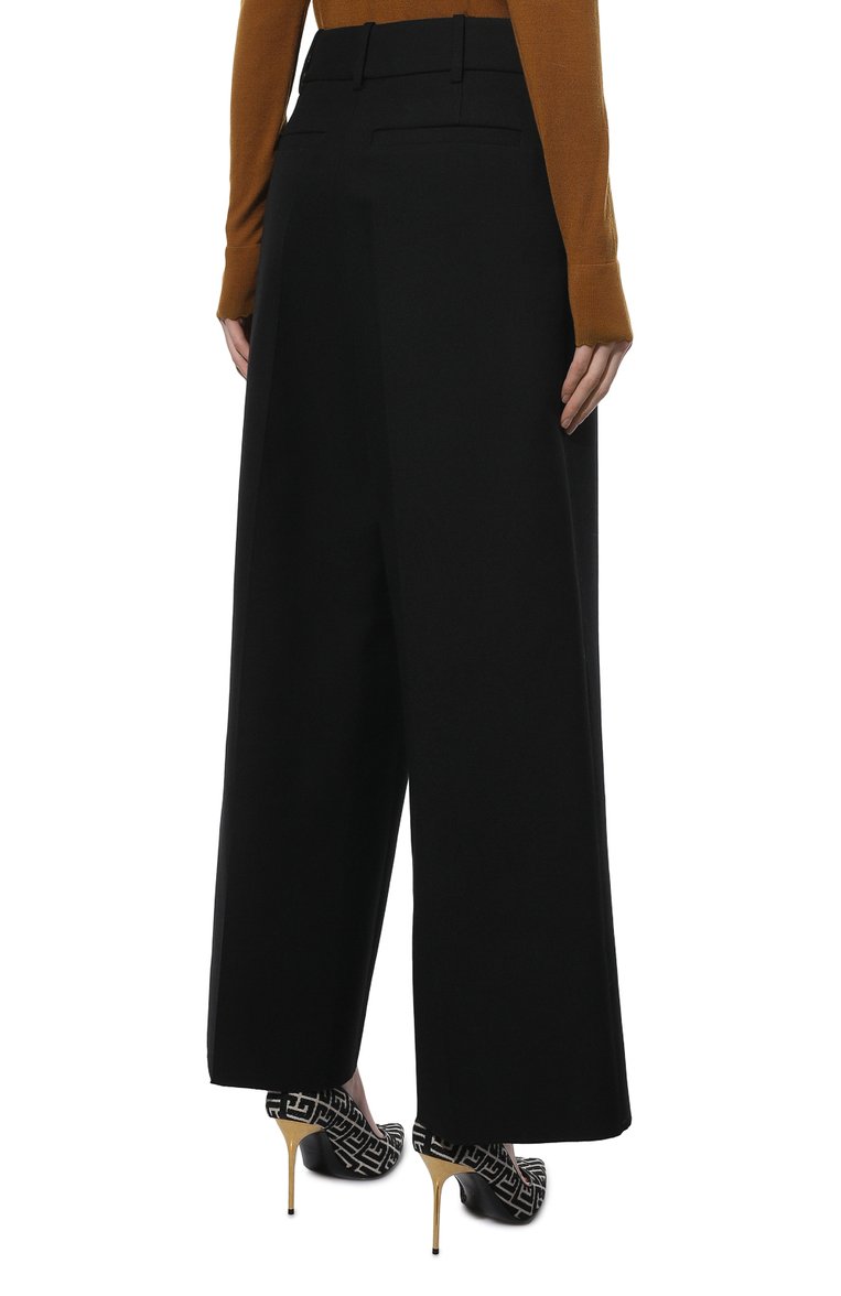 Женские шерстяные брюки VALENTINO черного цвета, арт. WB0RB4J56LR | Фото 4 (Силуэт Ж (брюки и джинсы): Широкие; Материал внешний: Шерсть; Длина (брюки, джинсы): Стандартные, Укороченные; Женское Кросс-КТ: Брюки-одежда; Региональные ограничения белый список (Axapta Mercury): RU; Материал сплава: Проставлено; Драгоценные камни: Проставлено; Стили: Кэжуэл)