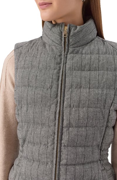 Утепленный жилет LORENA ANTONIAZZI серого цвета по цене 114500 руб., арт. PI30A/5073, фото 5 Утепленный жилет LORENA ANTONIAZZI, арт. PI30A/5073, фото 5