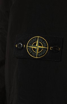 Мужская куртка STONE ISLAND черного цвета, арт. 791542819 | Фото 5 (Рукава: Длинные; Материал внешний: Синтетический материал; Материал сплава: Проставлено; Драгоценные камни: Проставлено; Длина (верхняя одежда): Короткие; Кросс-КТ: Ветровка; Стили: Кэжуэл)