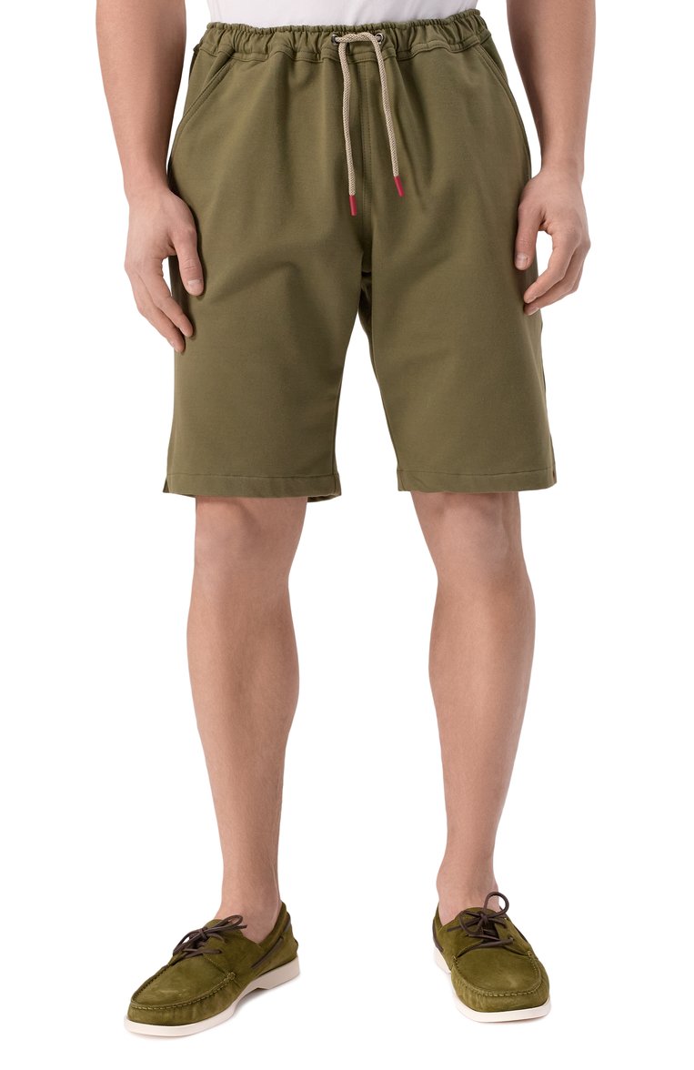 Мужские хлопковые шорты KITON хаки цвета, арт. UPSH0RTH0805284 | Фото 3 (Длина Шорты М: До колена; Материал внешний: Хлопок; Случай: Повседневный; Принт: Без принта; Стили: Милитари; Автоматизация ТО: Проставлено; Автоматизация состава: Проставлено; Детали: Без декора)