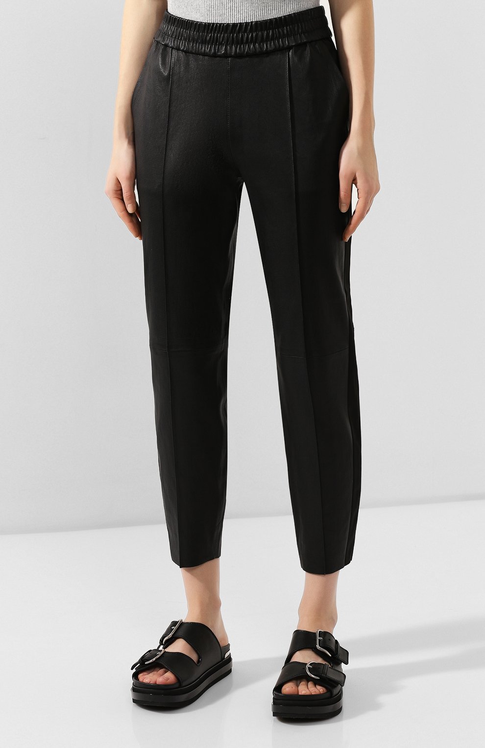 Кожаные брюки SPRWMN черного цвета по цене 99500 руб., арт. J0G-011-L/SLIM J0GGER SATEEN TUX, фото 3 Кожаные брюки SPRWMN, арт. J0G-011-L/SLIM J0GGER SATEEN TUX, фото 3