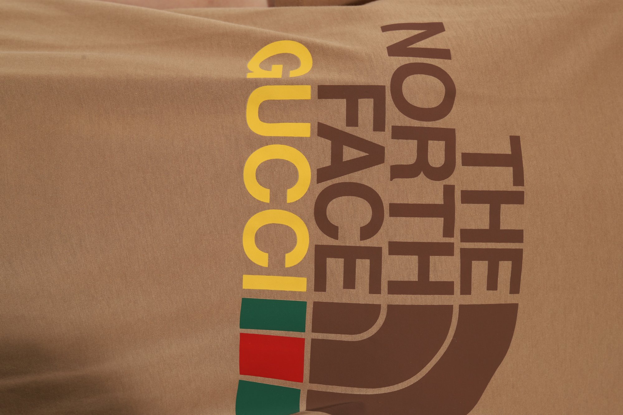 Хлопковая футболка the north face x gucci GUCCI бежевого цвета по цене 64800 руб., арт. 615044 XJD2V, фото 5 Хлопковая футболка the north face x gucci GUCCI, арт. 615044 XJD2V, фото 5