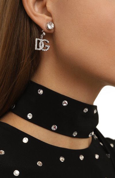 Серьги DOLCE & GABBANA серебряного цвета по цене 61650 руб., арт. WEP1L6 W1111, фото 2 Серьги DOLCE & GABBANA, арт. WEP1L6 W1111, фото 2