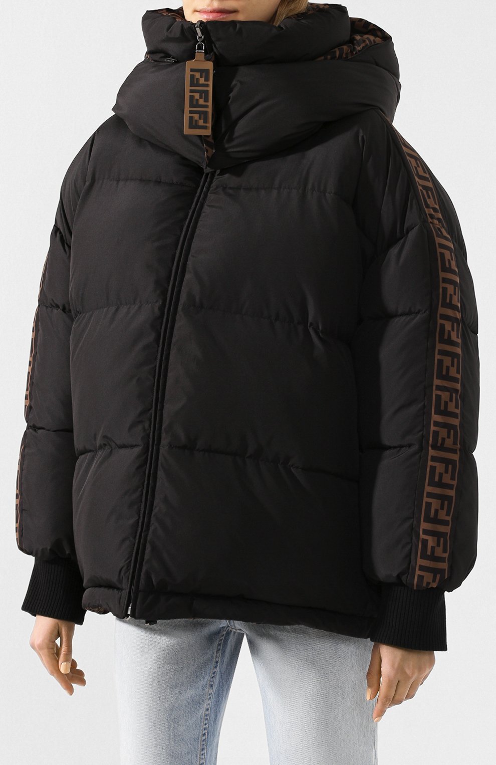 Пуховик FENDI черного цвета по цене 299500 руб., арт. FAA439 AB3P, фото 3 Пуховик FENDI, арт. FAA439 AB3P, фото 3