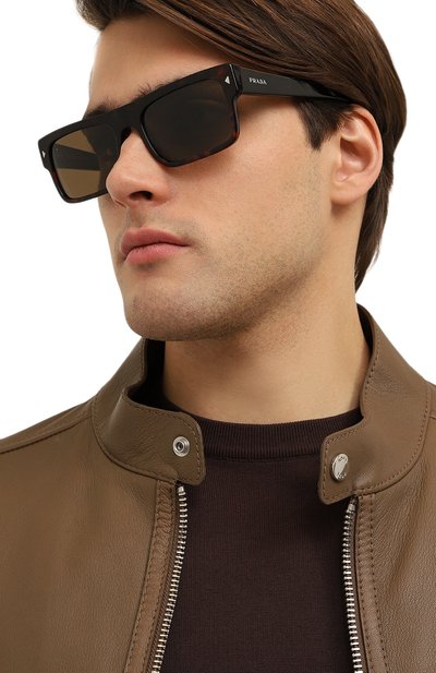 Солнцезащитные очки PRADA коричневого цвета по цене 62350 руб., арт. A10S-17N01D, фото 3 Солнцезащитные очки PRADA, арт. A10S-17N01D, фото 3