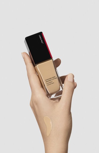 Тональное средство с эффектом сияния и лифтинга synchro skin spf 30, оттенок 120 ivory (30ml) SHISEIDO, арт. 21595SH, фото 5