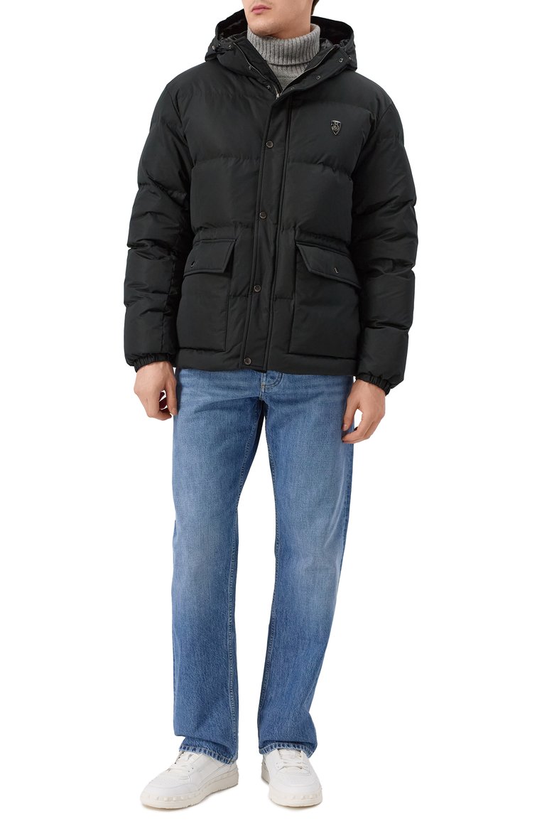 Мужская пуховик BURBERRY черного цвета, арт. 8104918 | Фото 2 (Рукава: Длинные; Материал подклада: Синтетический материал; Длина (верхняя одежда): Короткие; Мужское Кросс-КТ: пуховик-короткий; Кросс-КТ: Пуховик; Стили: Кэжуэл; Материал утеплителя: Пух и перо; Материал внешний: Синтетический материал)