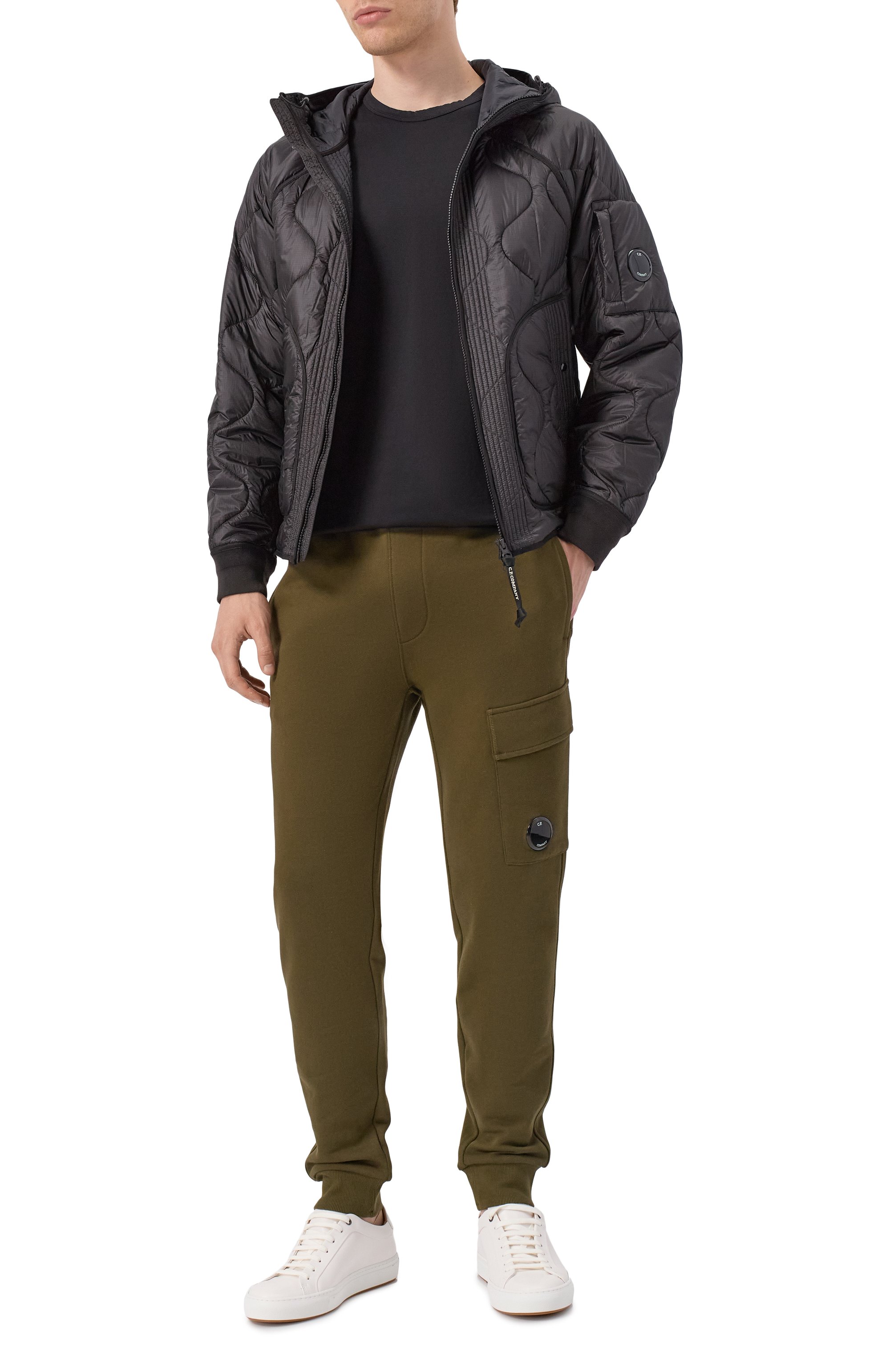 Утепленная куртка C.P. COMPANY черного цвета по цене 77950 руб., арт. 19CM0W047A110158A, фото 2 Утепленная куртка C.P. COMPANY, арт. 19CM0W047A110158A, фото 2