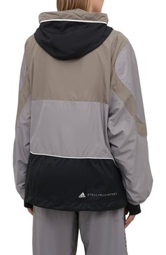 Женская ветровка ADIDAS BY STELLA MCCARTNEY серого цвета, арт. GL7619 | Фото 6 (Кросс-КТ: Куртка, Ветровка; Рукава: Длинные; Длина (верхняя одежда): До середины бедра; Материал внешний: Синтетический материал; Региональные ограничения белый список (Axapta Mercury): RU; Материал сплава: Проставлено; Стили: Спорт-шик; Материал подклада: Синтетический материал; Драгоценные камни: Проставлено)