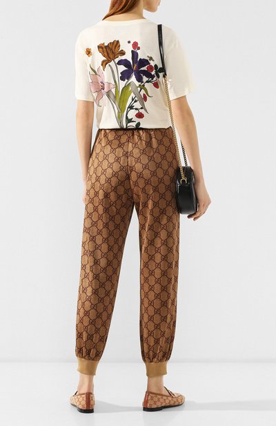 Хлопковая футболка GUCCI кремового цвета по цене 31300 руб., арт. 492347/XJAN5, фото 2 Хлопковая футболка GUCCI, арт. 492347/XJAN5, фото 2