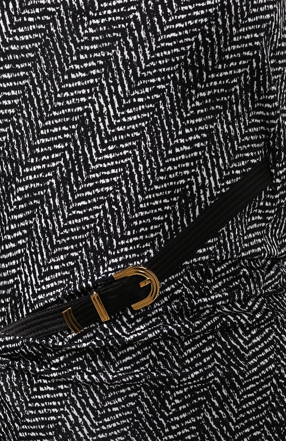 Платье из вискозы VERSACE черно-белого цвета по цене 272000 руб., арт. A84208/A232098, фото 5 Платье из вискозы VERSACE, арт. A84208/A232098, фото 5