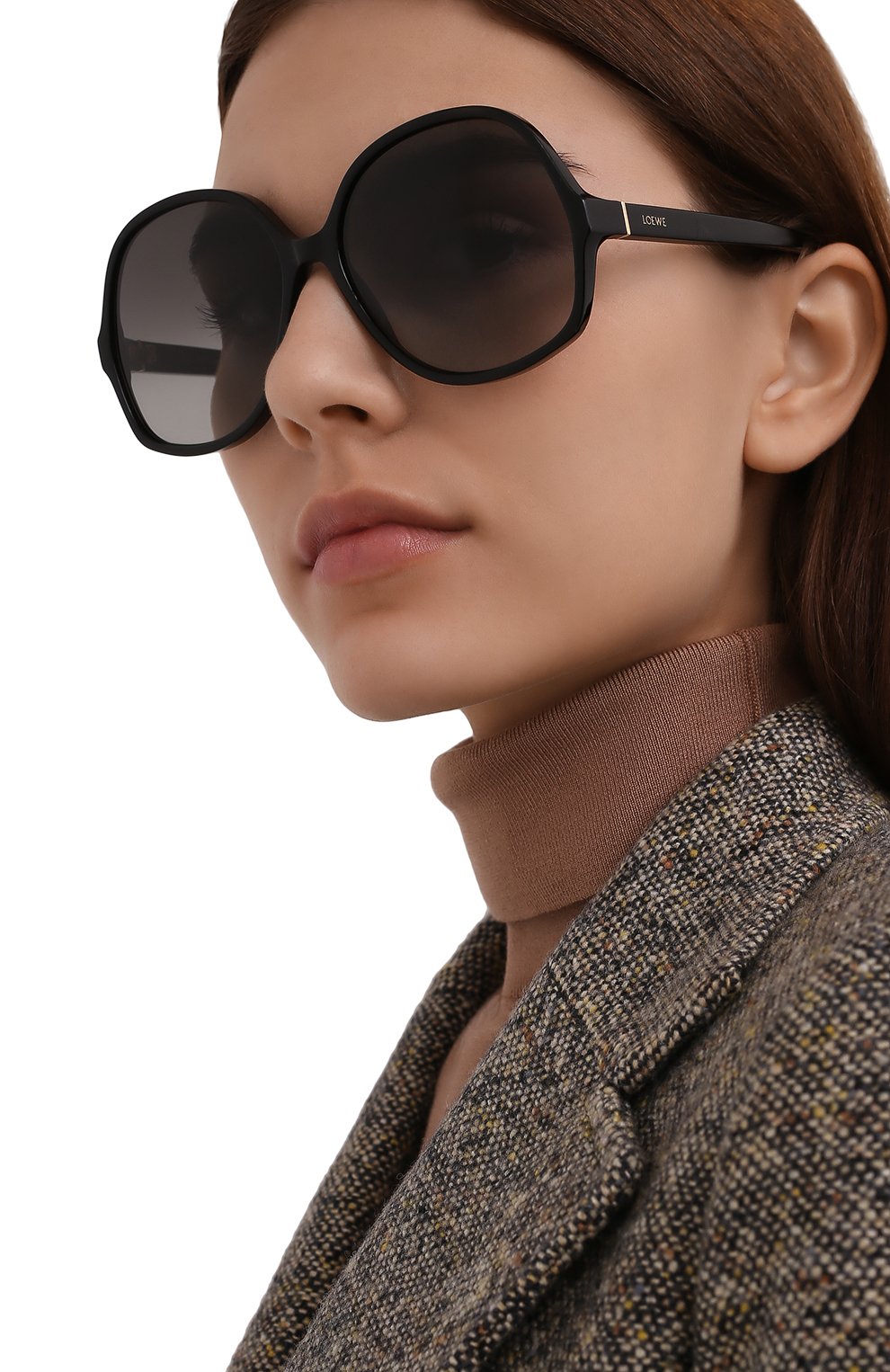 Солнцезащитные очки LOEWE черного цвета по цене 29200 руб., арт. LW40062I, фото 2 Солнцезащитные очки LOEWE, арт. LW40062I, фото 2