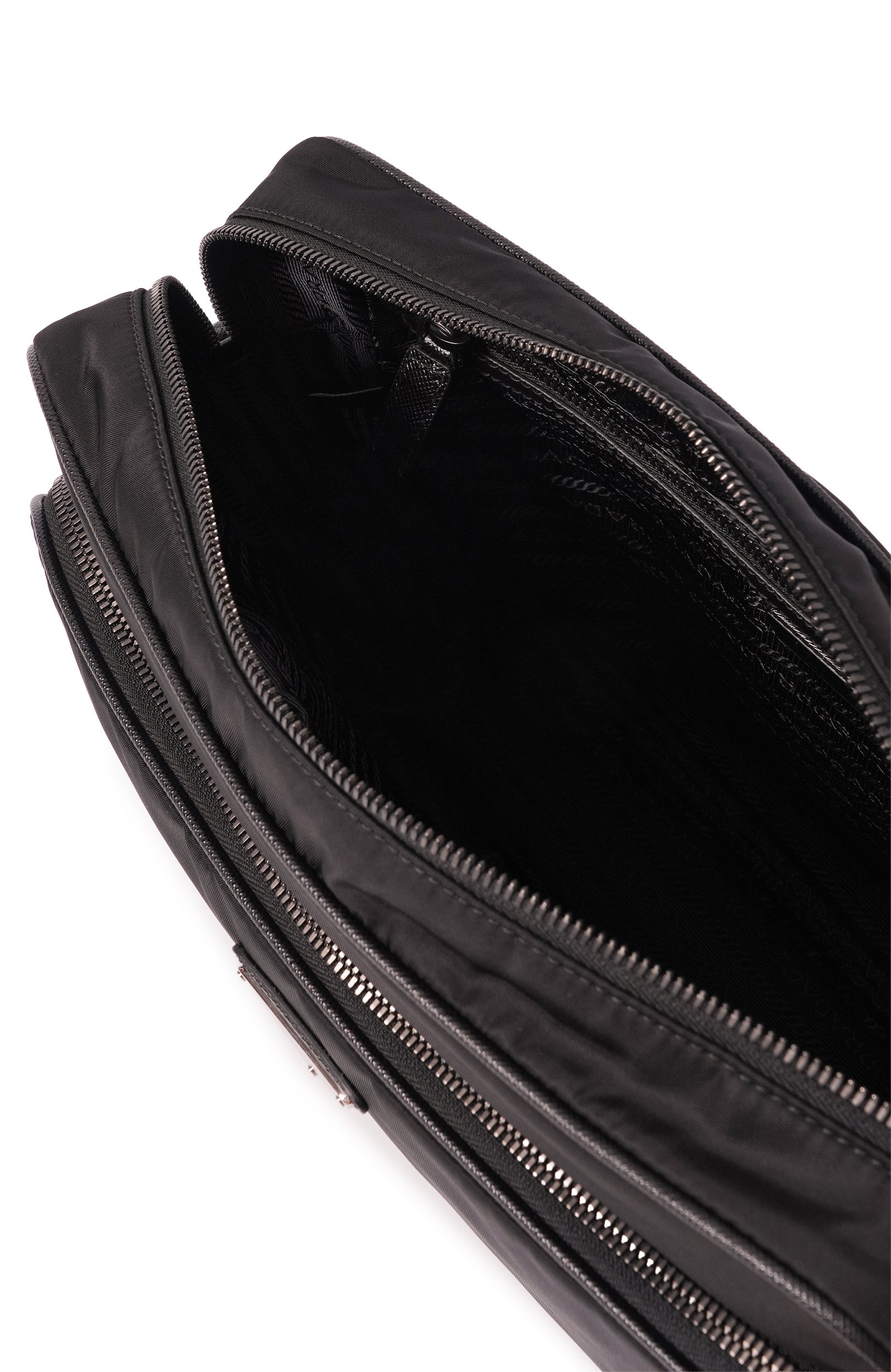 Сумка PRADA черного цвета по цене 295500 руб., арт. 2VH203V/0002DMH, фото 4 Сумка PRADA, арт. 2VH203V/0002DMH, фото 4