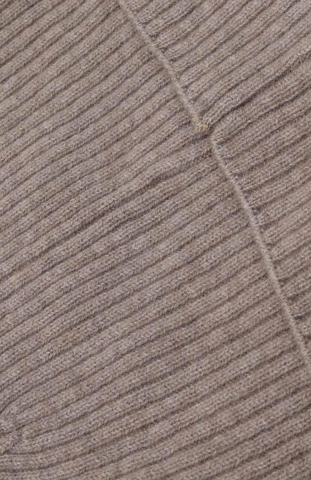 Кашемировая шапка CANOE темно-бежевого цвета по цене 18760 руб., арт. 4912257, фото 4 Кашемировая шапка CANOE, арт. 4912257, фото 4