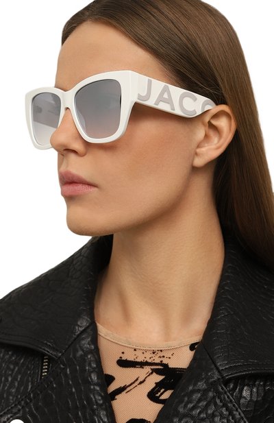 Солнцезащитные очки MARC JACOBS (THE) белого цвета по цене 19400 руб., арт. MARC 695 HYM, фото 2 Солнцезащитные очки MARC JACOBS (THE), арт. MARC 695 HYM, фото 2