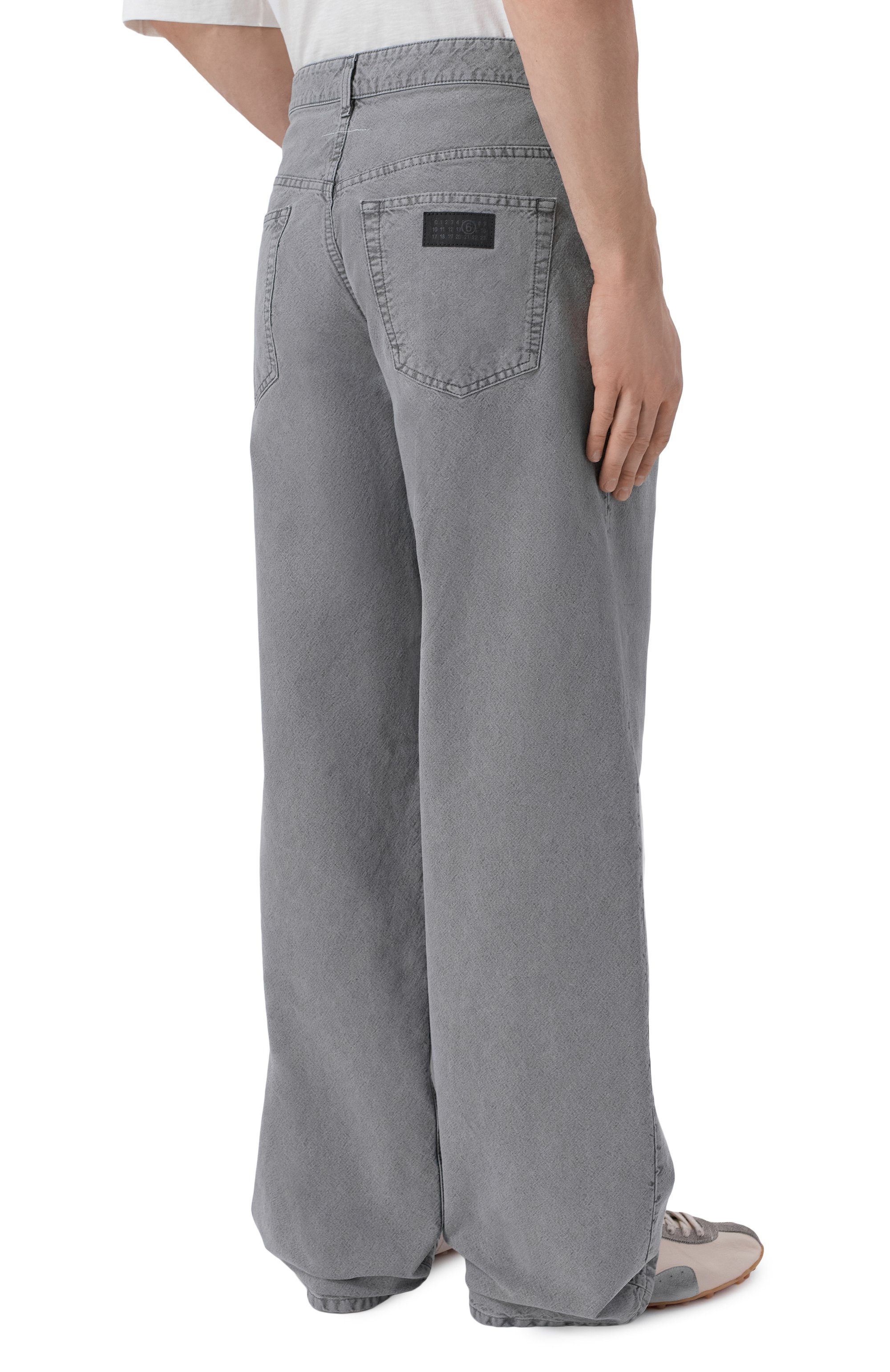 Джинсы MM6 серого цвета по цене 59950 руб., арт. SH0LA0036/M35736, фото 4 Джинсы MM6, арт. SH0LA0036/M35736, фото 4