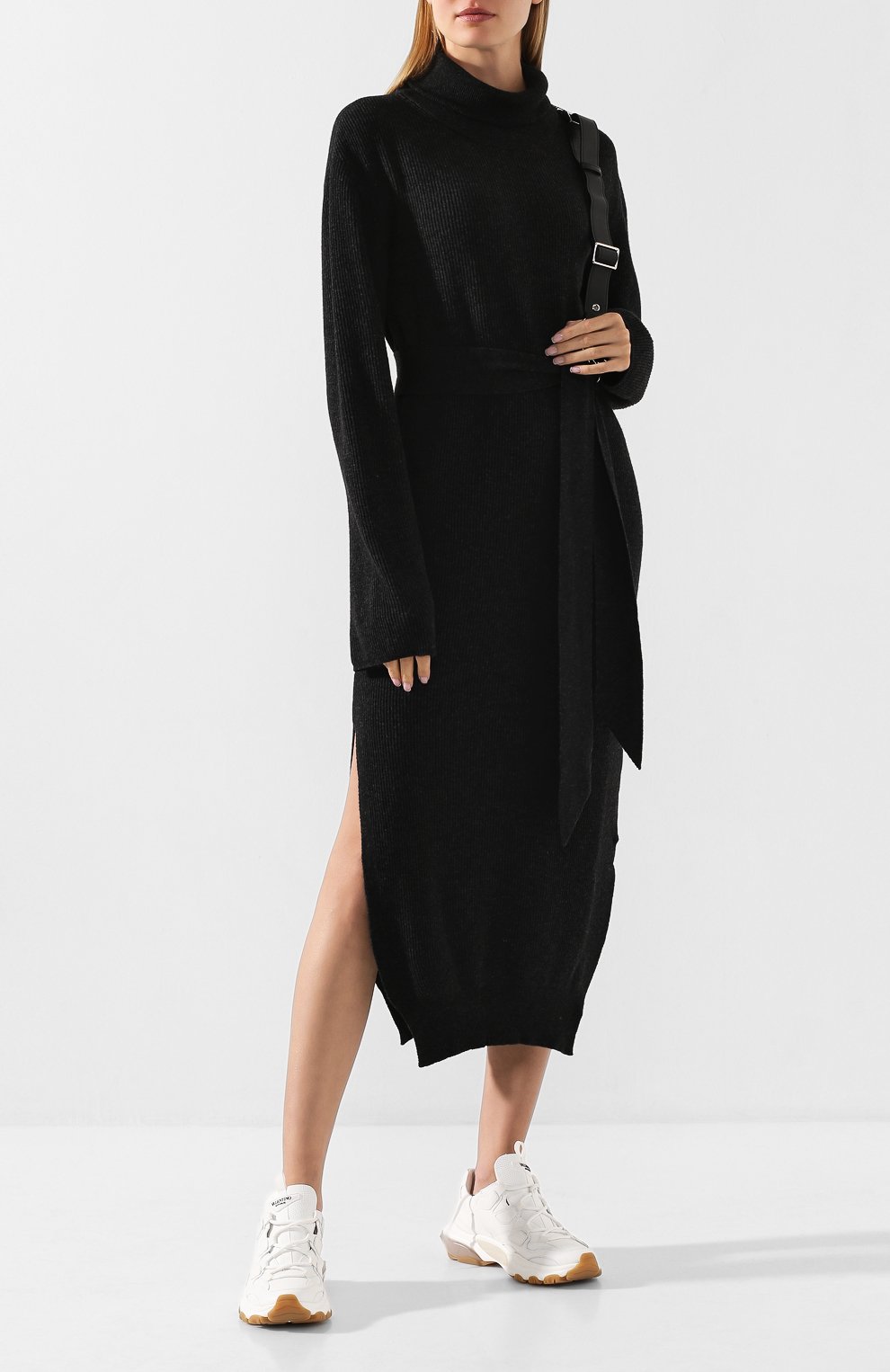 Платье с поясом NANUSHKA серого цвета по цене 52050 руб., арт. CANAAN_CHARC0AL_CASHMERE BLEND RIB, фото 2 Платье с поясом NANUSHKA, арт. CANAAN_CHARC0AL_CASHMERE BLEND RIB, фото 2