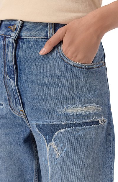 Джинсы VALENTINO синего цвета по цене 228500 руб., арт. 8B3DD21X/9YB, фото 5 Джинсы VALENTINO, арт. 8B3DD21X/9YB, фото 5