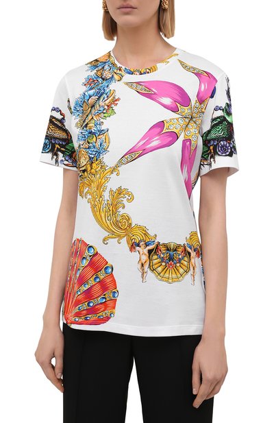 Хлопковая футболка VERSACE белого цвета по цене 54550 руб., арт. A89358/1F01183, фото 3 Хлопковая футболка VERSACE, арт. A89358/1F01183, фото 3