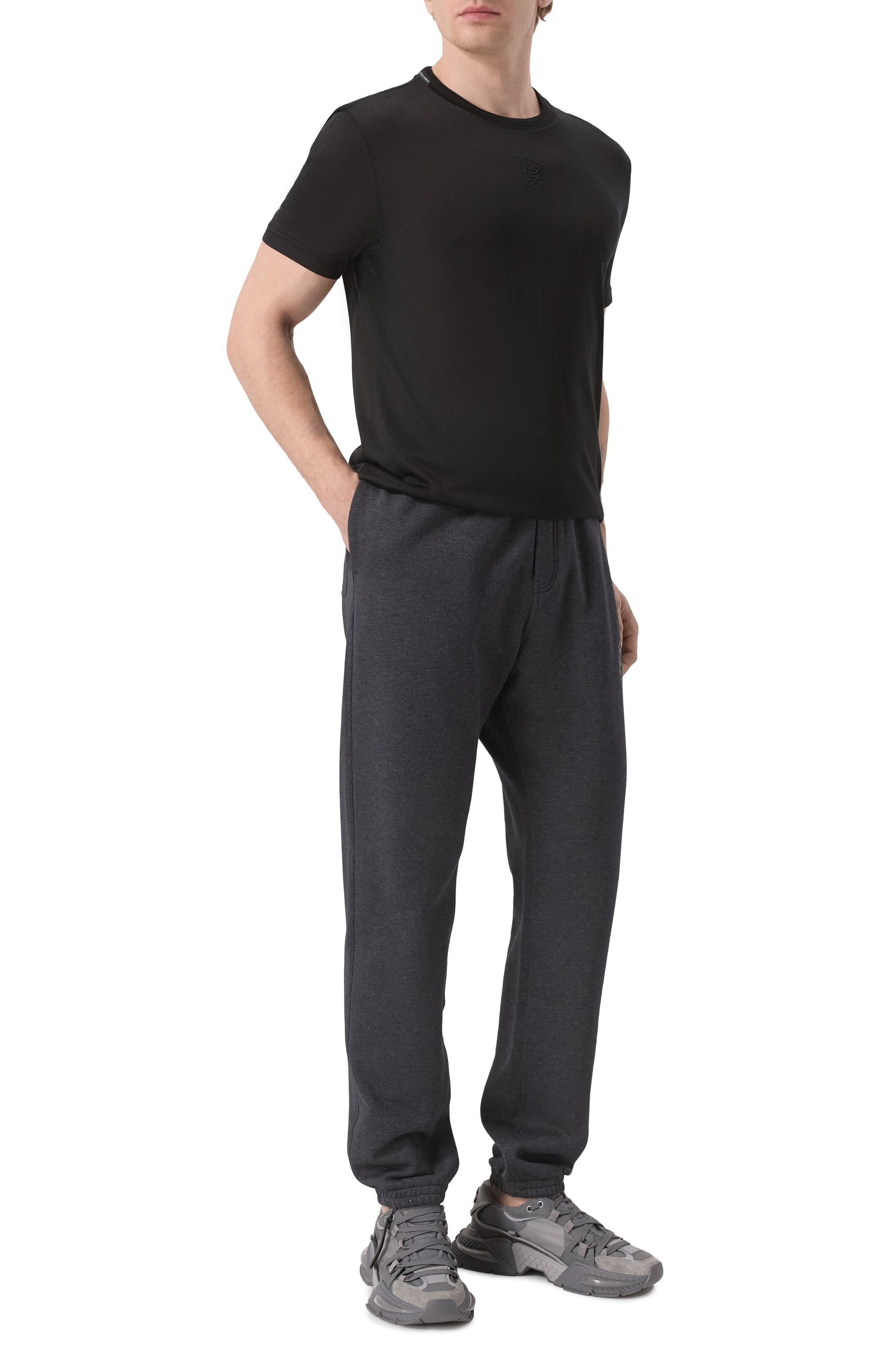 Хлопковые джоггеры DOLCE & GABBANA темно-серого цвета по цене 87550 руб., арт. GP0M3T/G703W, фото 2 Хлопковые джоггеры DOLCE & GABBANA, арт. GP0M3T/G703W, фото 2