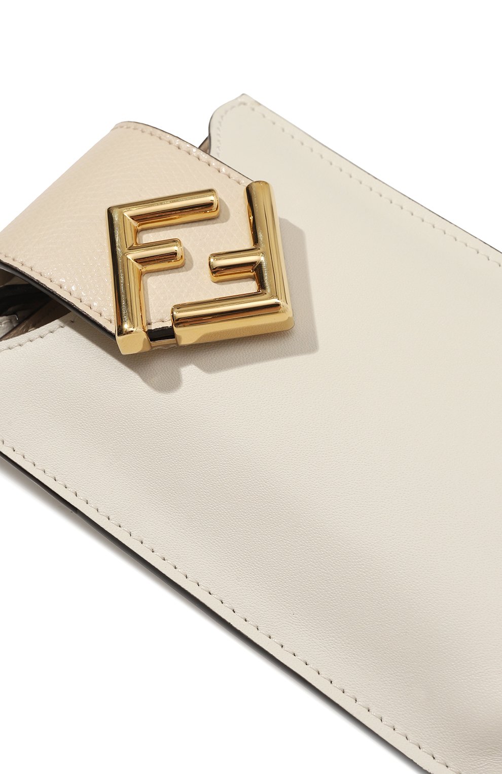 Кожаный чехол для телефона FENDI кремового цвета по цене 76450 руб., арт. 7AS188 ALWA, фото 2 Кожаный чехол для телефона FENDI, арт. 7AS188 ALWA, фото 2