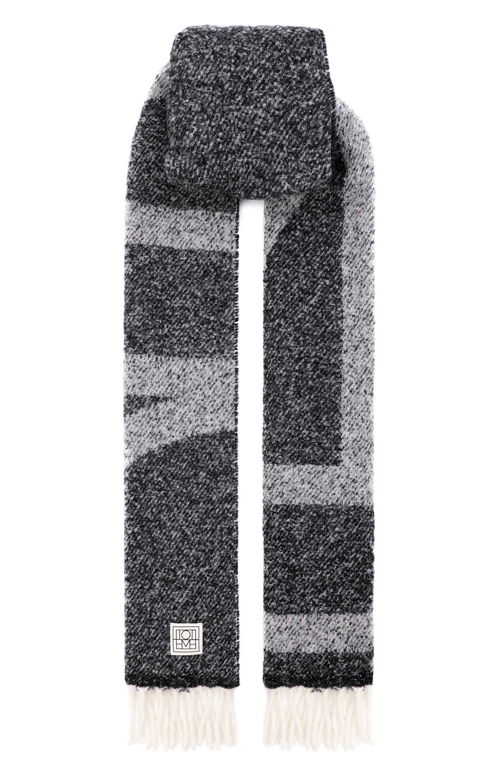 Шерстяной шарф TOTEME серого цвета по цене 54050 руб., арт. 261-WSC908-FB0630, фото 1 Шерстяной шарф TOTEME, арт. 261-WSC908-FB0630, фото 1