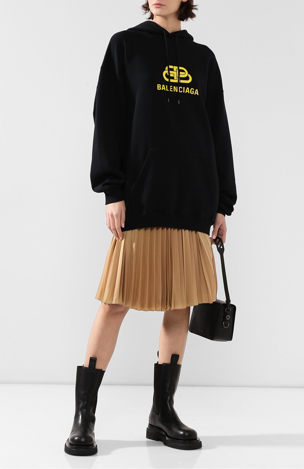 Хлопковое худи BALENCIAGA черного цвета по цене 49250 руб., арт. 578135/TEV19, фото 2 Хлопковое худи BALENCIAGA, арт. 578135/TEV19, фото 2