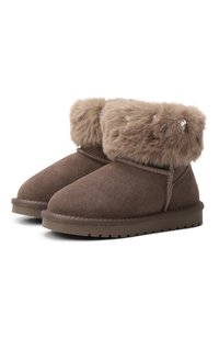 Коричневый