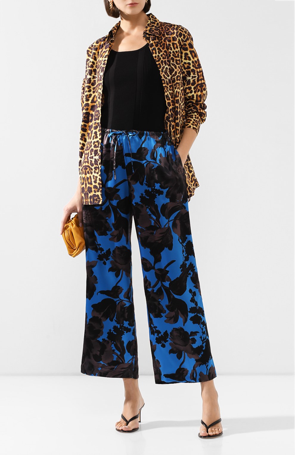 Шелковые брюки DRIES VAN NOTEN синего цвета по цене 71650 руб., арт. 201-10982-9055, фото 2 Шелковые брюки DRIES VAN NOTEN, арт. 201-10982-9055, фото 2