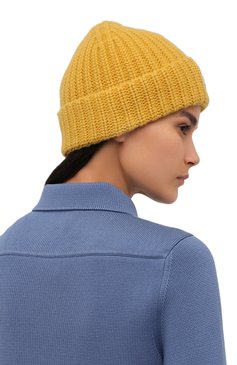 Женская шерстяная шапка MONCLER желтого цвета, арт. G2-093-3B000-05-M1115 | Фото 2 (Материал: Текстиль, Шерсть; Материал сплава: Проставлено; Нос: Не проставлено)