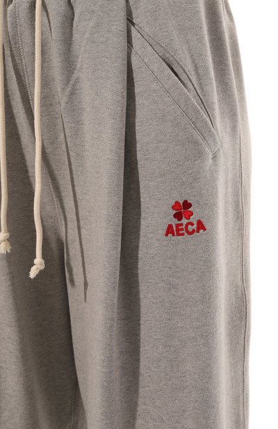 Хлопковые брюки AECA WHITE серого цвета по цене 15820 руб., арт. FWCMFWBDBSLSO005C0, фото 5 Хлопковые брюки AECA WHITE, арт. FWCMFWBDBSLSO005C0, фото 5