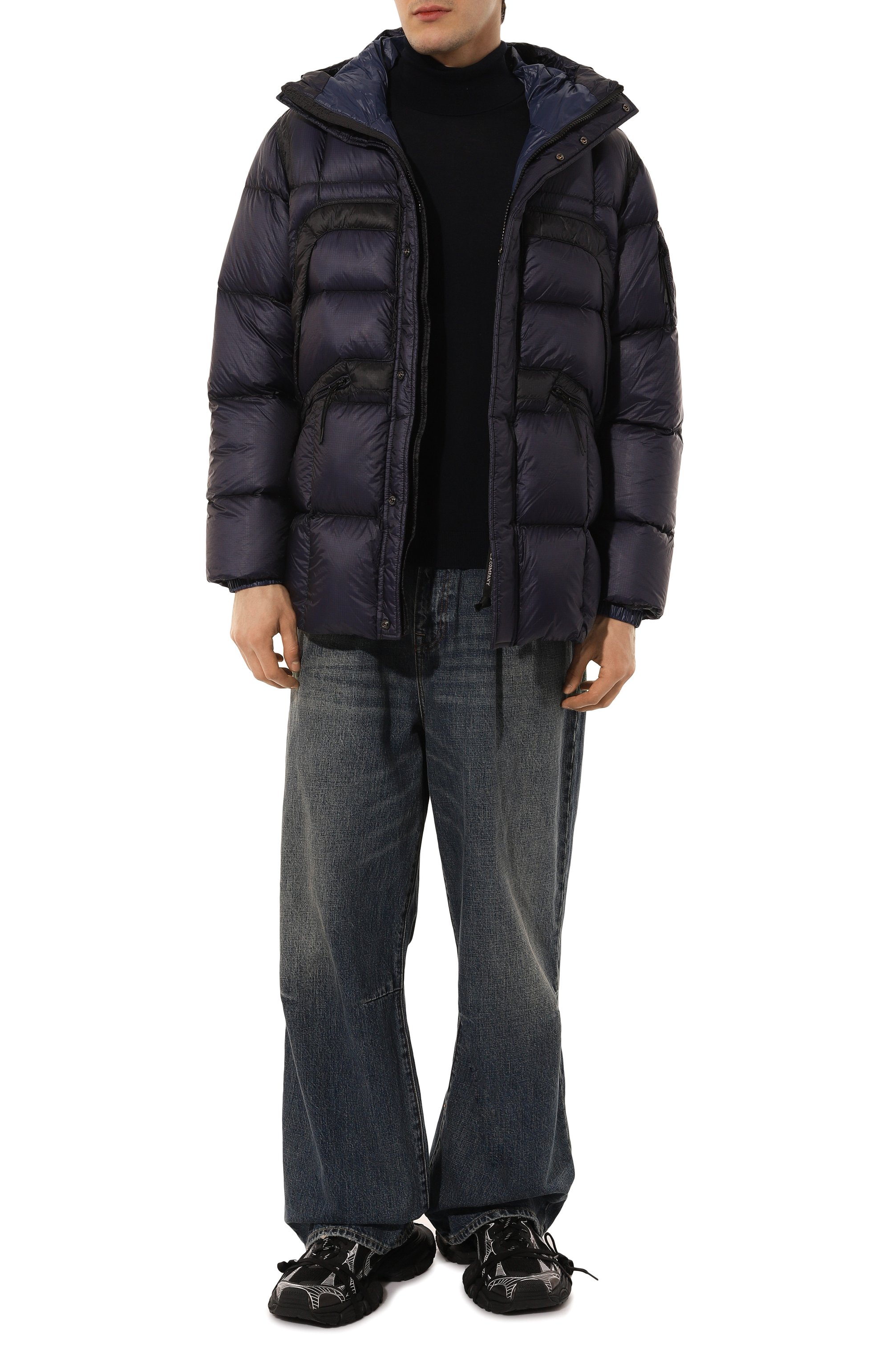 Пуховик C.P. COMPANY темно-синего цвета по цене 78250 руб., арт. 17CM0W206A006099A, фото 2 Пуховик C.P. COMPANY, арт. 17CM0W206A006099A, фото 2