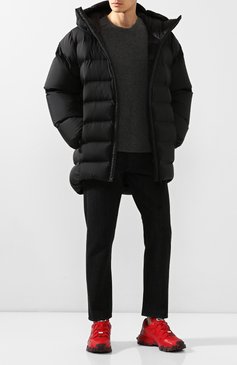 Мужская пуховик 6 moncler 1017 alyx 9sm MONCLER GENIUS черного цвета, арт. E2-09Y-42302-00-54AD3 | Фото 2 (Материал внешний: Синтетический материал; Материал утеплителя: П�ух и перо; Материал подклада: Синтетический материал; Мужское Кросс-КТ: Пуховик-верхняя одежда, Верхняя одежда, пуховик-короткий; Длина (верхняя одежда): До середины бедра; Рукава: Длинные; Кросс-КТ: Пуховик; Материал сплава: Проставлено; Драгоценные камни: Проставлено; Стили: Кэжуэл)